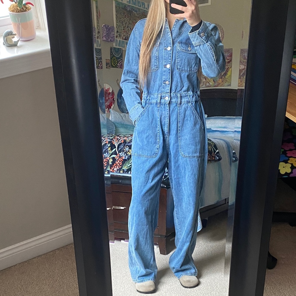 NWT Adorable Universal Threads 6R Women's Blue Denim Longsleeve Jumpsuit
